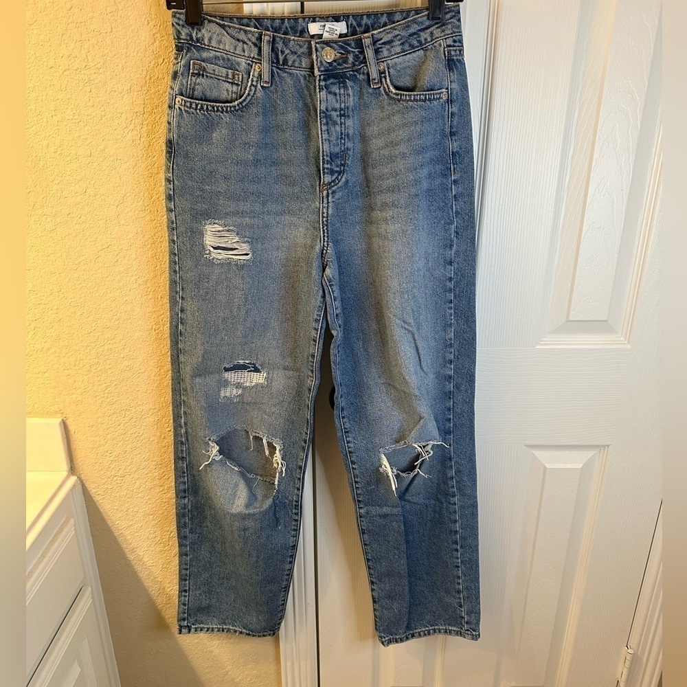 💜3/$15 Forever 21 jeans distressed size 25
